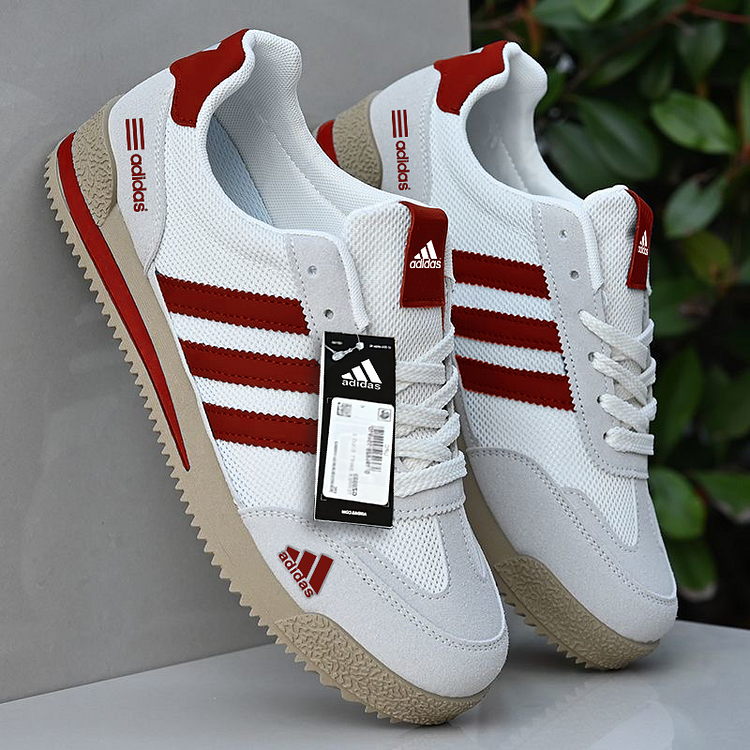 2025 Ad new breathable casual sneakers