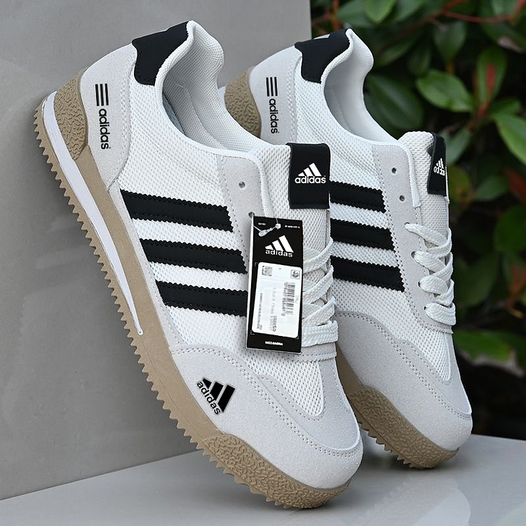 2025 Ad new breathable casual sneakers